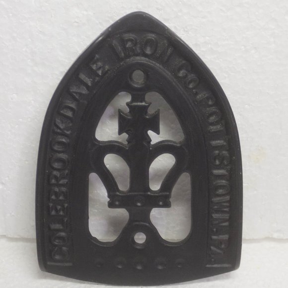 Colebrookdale Iron Sad Iron Trivet - Picture 1 of 4